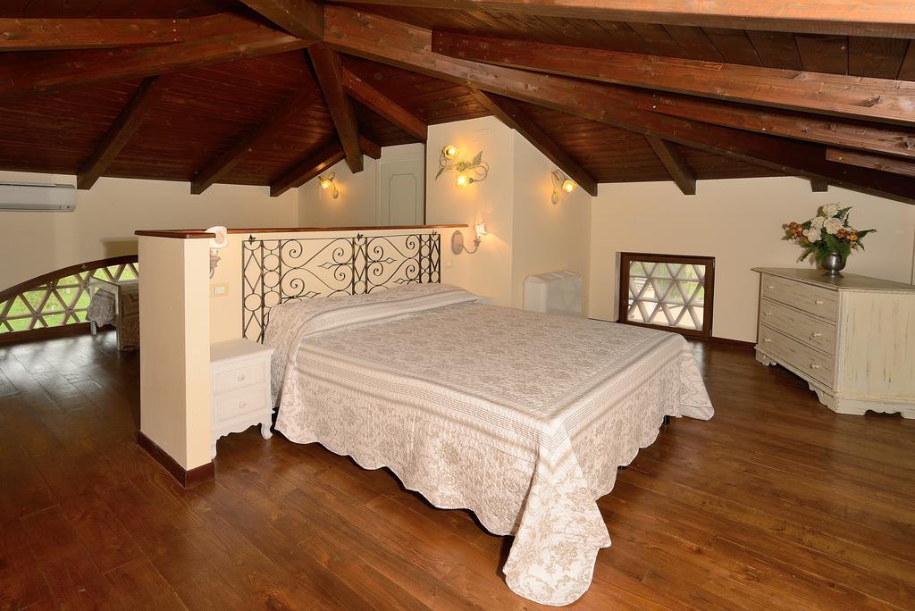 Agriturismo I Granai Crocemaroggia ภายนอก รูปภาพ