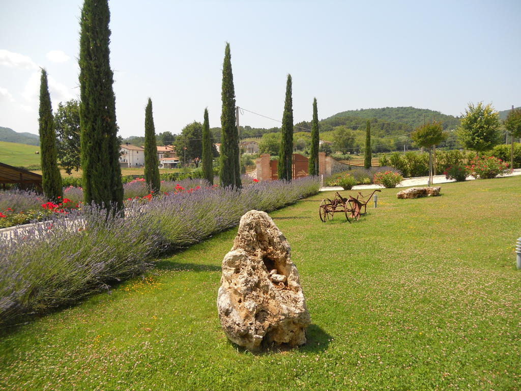 Agriturismo I Granai Crocemaroggia ภายนอก รูปภาพ