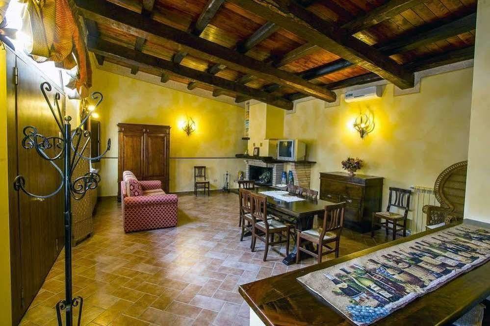 Agriturismo I Granai Crocemaroggia ภายนอก รูปภาพ